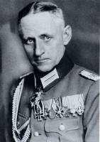 General KГ¶string.jpg